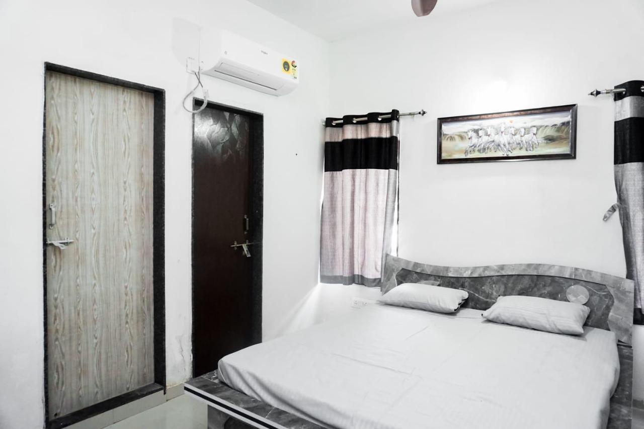 Mahadev Premium Homestay Garudeshwar Exteriör bild