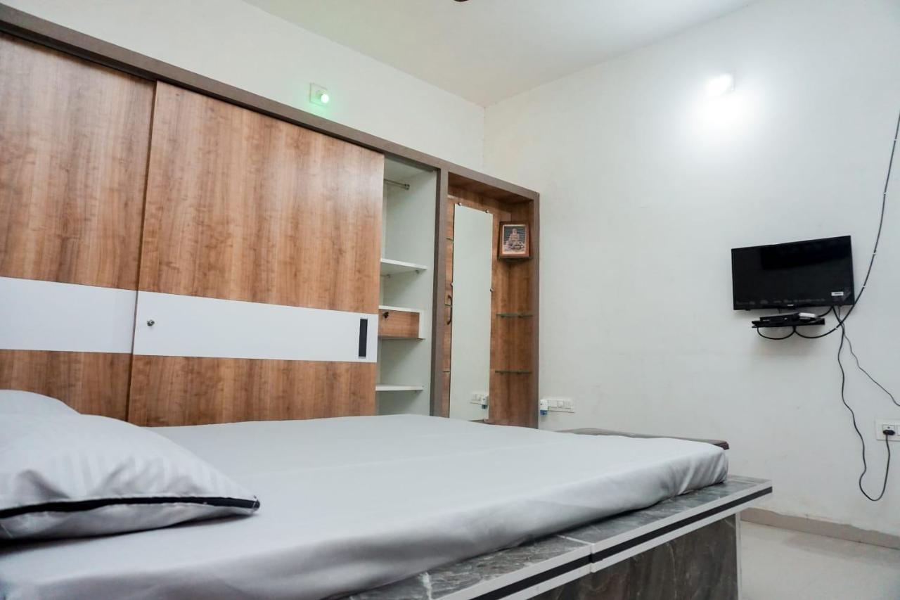 Mahadev Premium Homestay Garudeshwar Exteriör bild