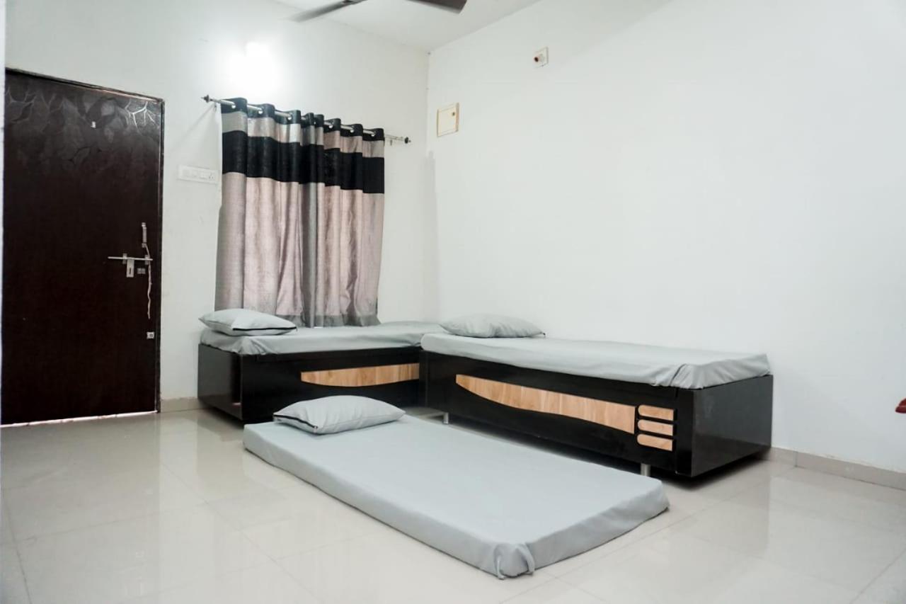Mahadev Premium Homestay Garudeshwar Exteriör bild
